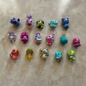 Spin Master Hatchimals CollEGGtibles Colorful Miniature Animal Figurines